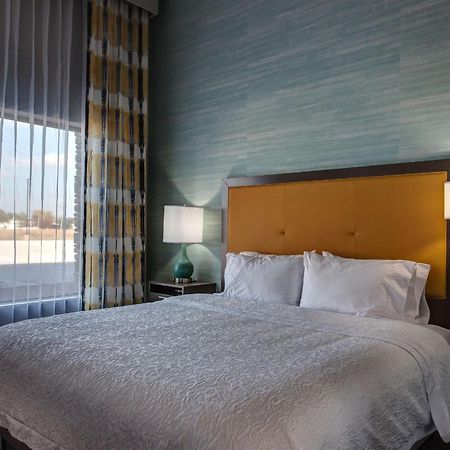 Hampton Inn & Suites-Wichita/Airport, Ks Ngoại thất bức ảnh