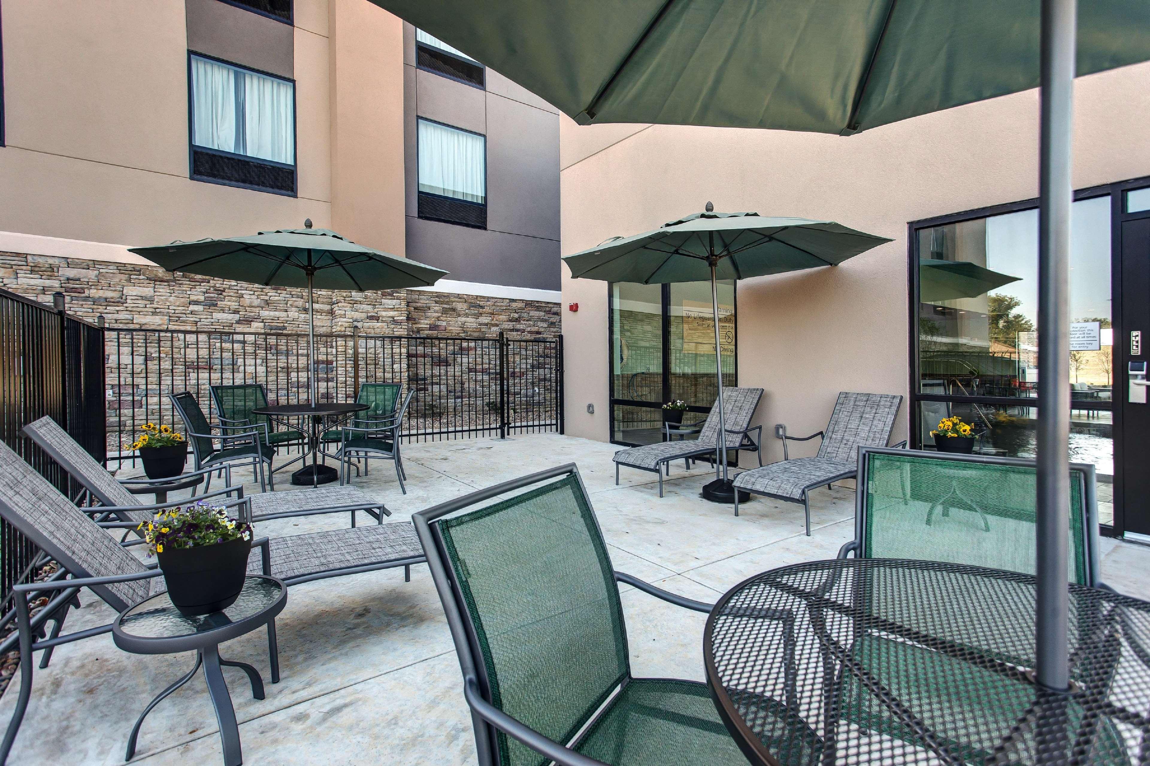 Hampton Inn & Suites-Wichita/Airport, Ks Ngoại thất bức ảnh