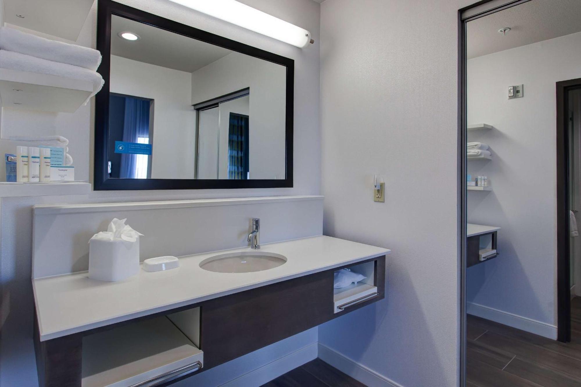 Hampton Inn & Suites-Wichita/Airport, Ks Ngoại thất bức ảnh