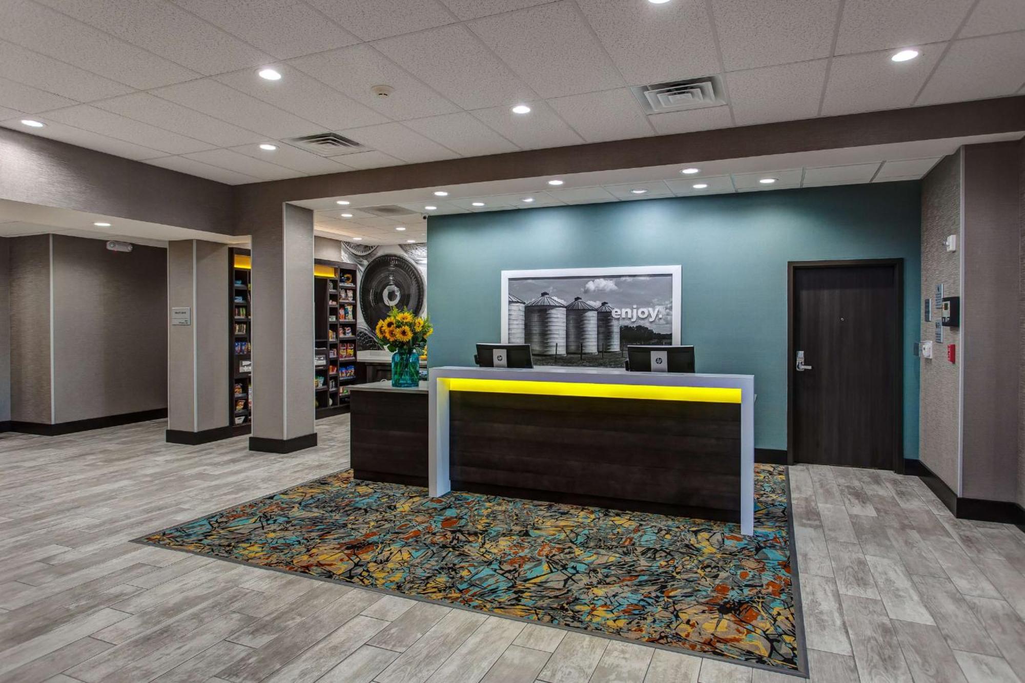 Hampton Inn & Suites-Wichita/Airport, Ks Ngoại thất bức ảnh